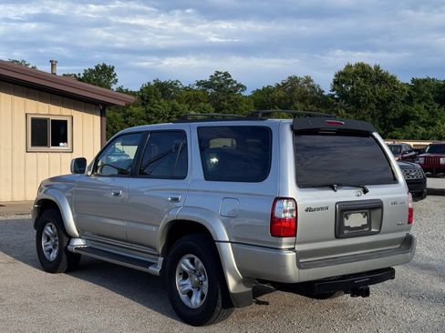 Used 2001 Toyota 4Runner SR5 AWD/4WD image 11