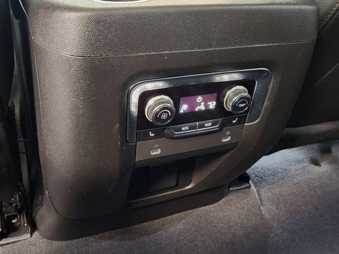 Used 2022 GMC Yukon Denali RWD image 30