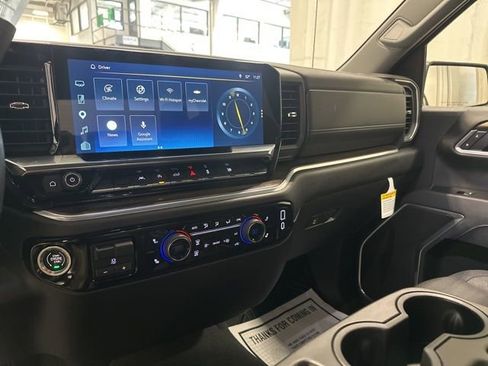 Used 2026 Chevrolet Silverado 1500 LT AWD/4WD image 22