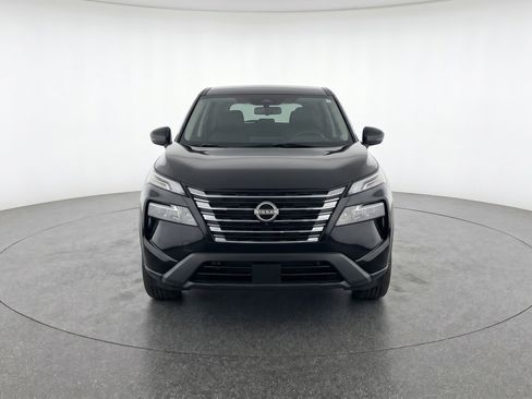 Used 2025 Nissan Rogue SV image 2