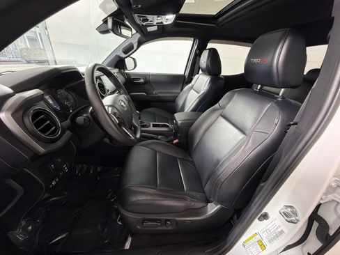 Used 2021 Toyota Tacoma TRD Pro AWD/4WD image 13