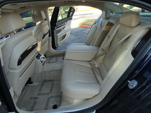Used 2016 BMW 750i xDrive image 55