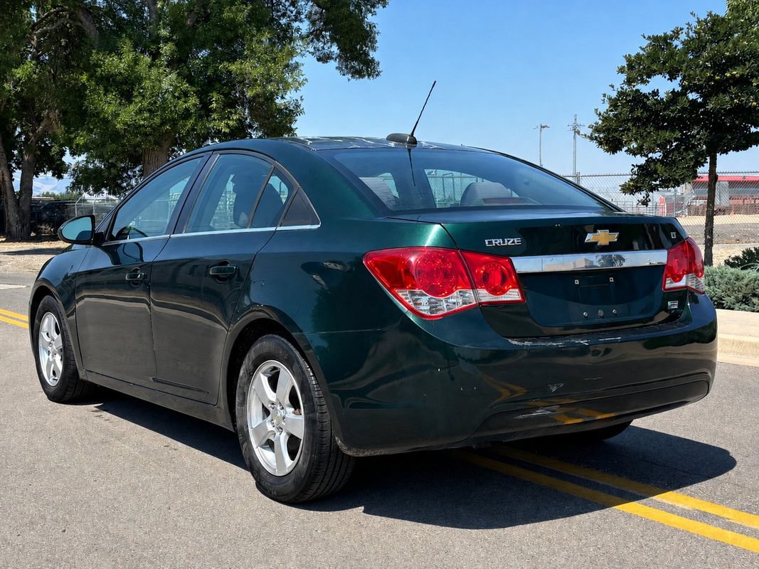 Used 2015 Chevrolet Cruze LT FWD image 3