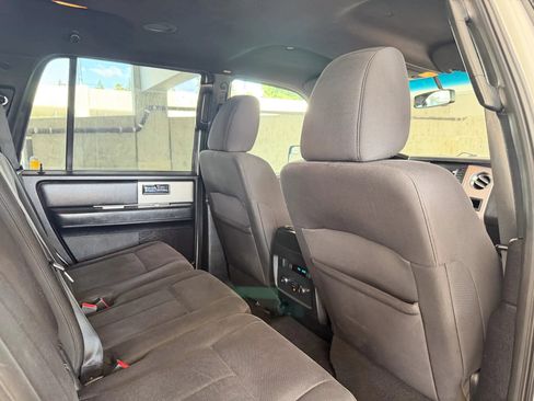Used 2017 Ford Expedition XLT AWD/4WD image 24