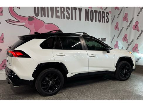 Used 2022 Toyota RAV4 XSE AWD/4WD image 10