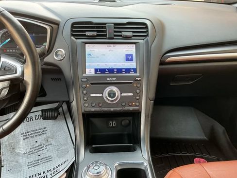 Used 2019 Ford Fusion Titanium FWD image 18