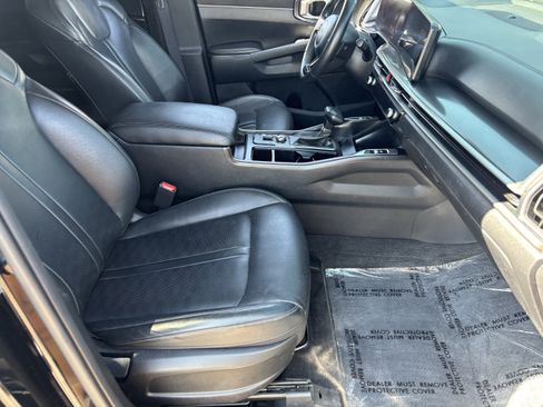 Certified 2024 Kia Sorento S FWD image 9