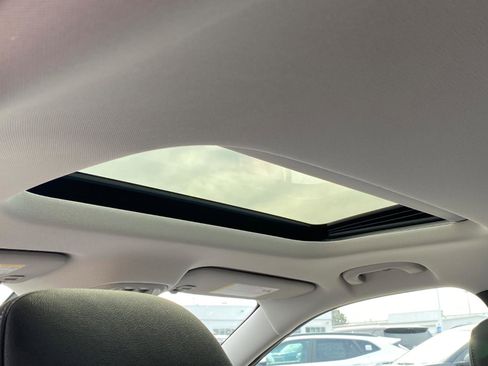 New 2026 Chevrolet Trax LT w/ Sunroof Package image 18