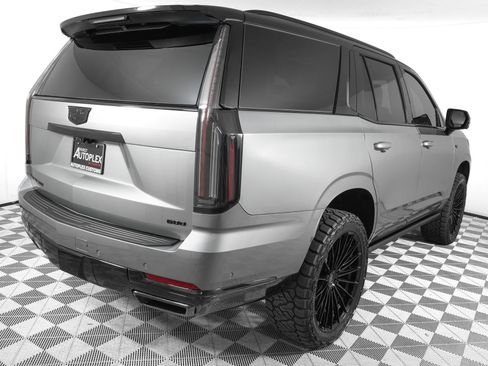 Used 2026 Cadillac Escalade Platinum Sport w/ LPO, Floor Liner Package AWD/4WD image 5