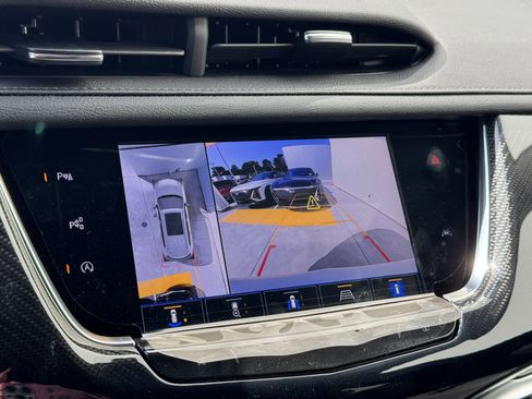 New 2025 Cadillac XT6 Sport w/ Technology Package image 24