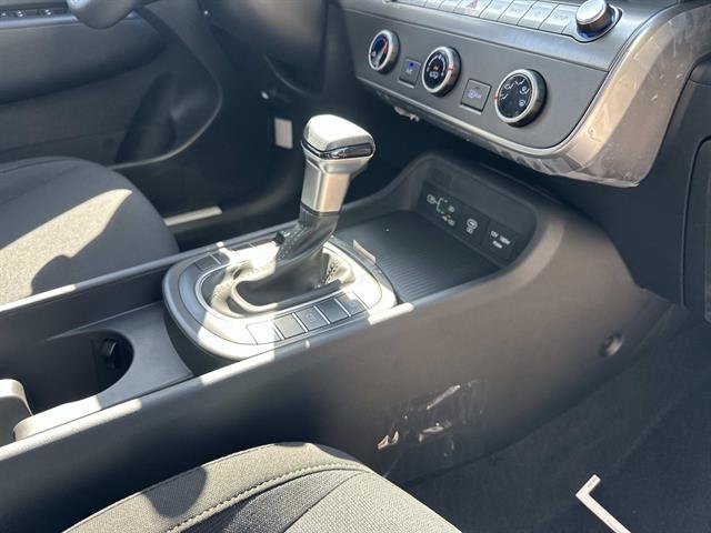 New 2027 Hyundai Kona SE FWD image 28