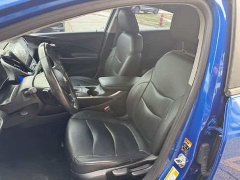 Used 2017 Chevrolet Volt Premier w/ Driver Confidence II Package image 9
