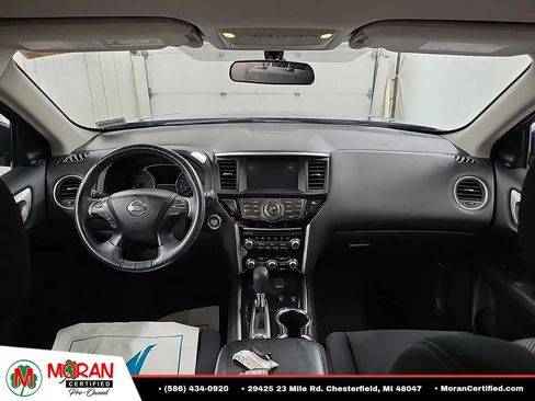 Used 2018 Nissan Pathfinder SV AWD/4WD image 8