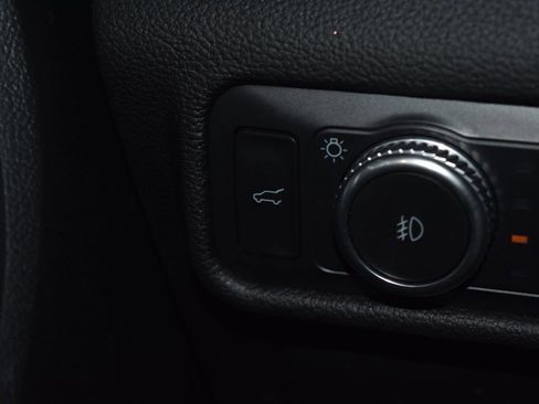 Used 2022 Ford Explorer XLT w/ Equipment Group 202A image 19