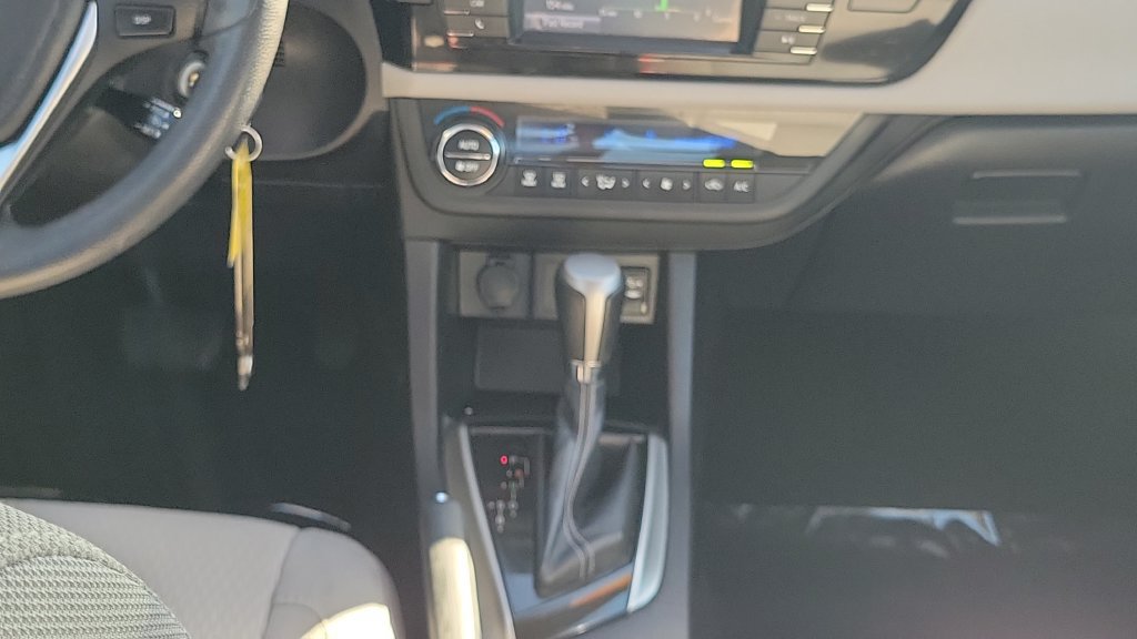 Used 2014 Toyota Corolla LE FWD image 14