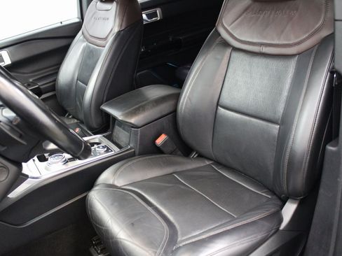 Used 2021 Ford Explorer Platinum w/ Equipment Group 601A image 14