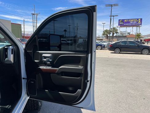 Used 2019 GMC Sierra 2500 SLT w/ Duramax Plus Package image 18
