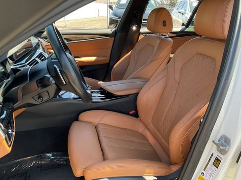 Used 2023 BMW 530i w/ Premium Package RWD image 18