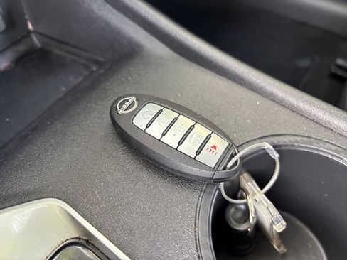 Used 2025 Nissan Altima 2.5 SV FWD image 17