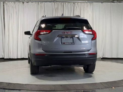 Used 2023 GMC Terrain SLE w/ Driver Convenience Package image 9