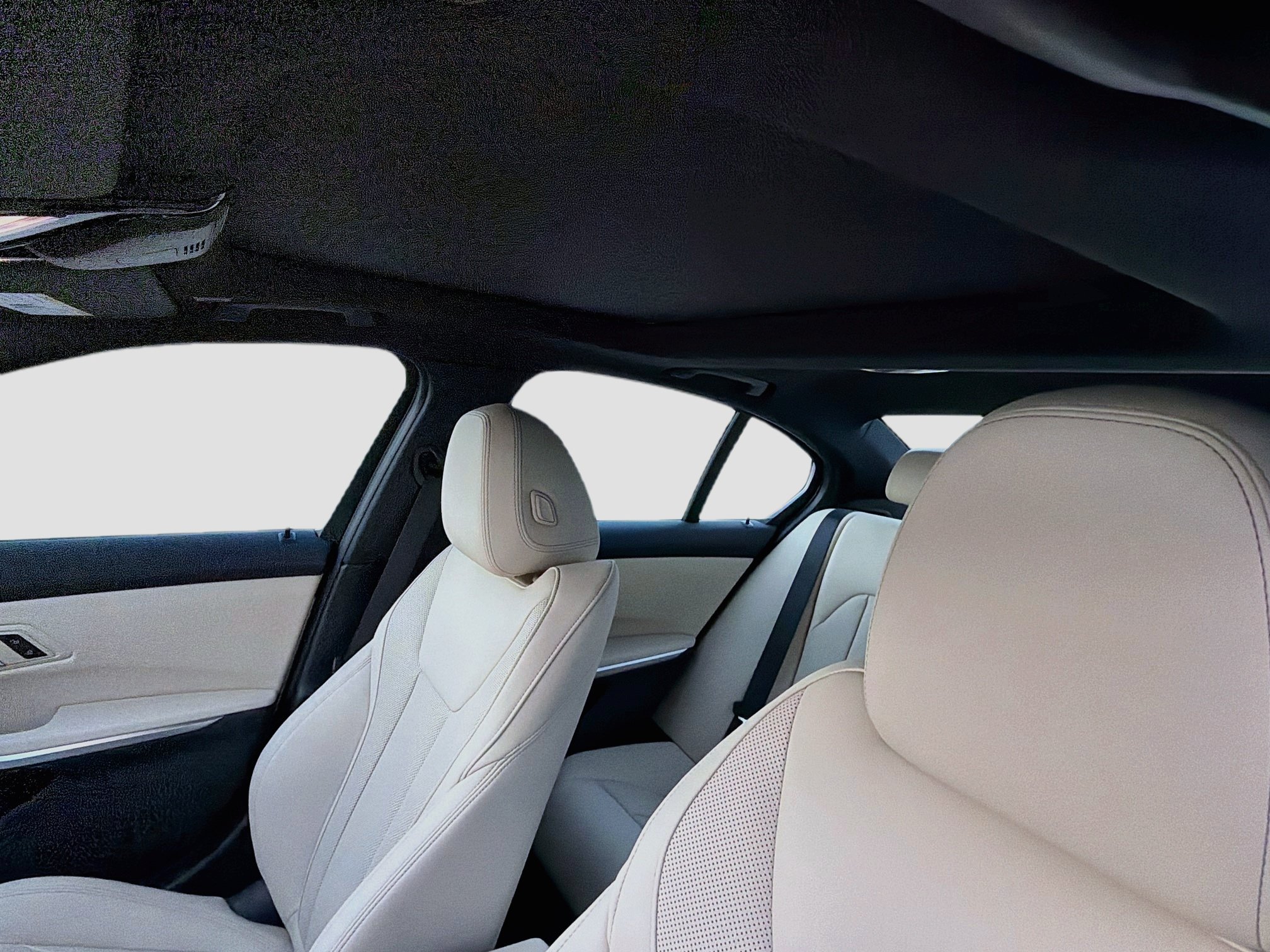 New 2026 BMW 330i Sedan w/ Premium Package RWD image 27