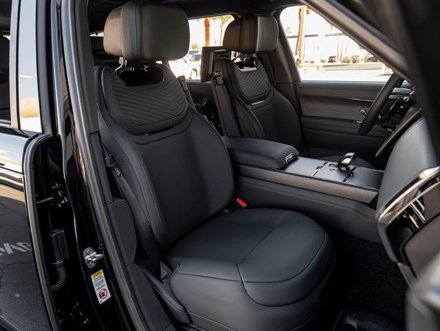New 2026 Land Rover Range Rover Long Wheel Base SV AWD/4WD image 32