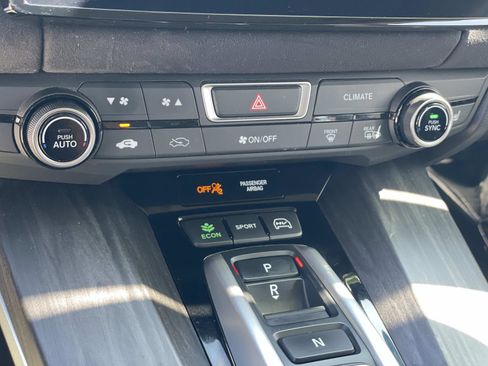 Certified 2021 Honda Clarity Touring image 10