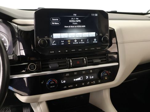 Used 2024 Nissan Pathfinder SL w/ SL Premium Package AWD/4WD image 5