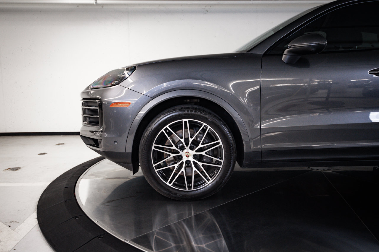 Certified 2024 Porsche Cayenne Coupe AWD/4WD image 11