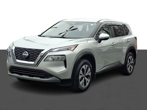 Used 2023 Nissan Rogue SV image 3