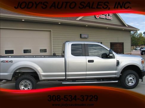 Used 2022 Ford F250 XL w/ Power Equipment Group image 32