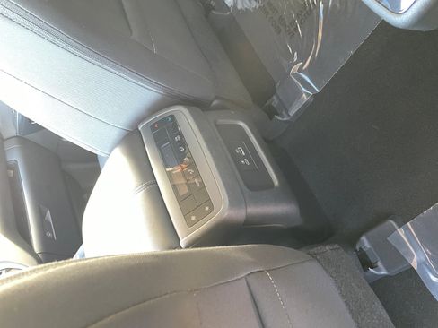 Used 2024 Nissan Pathfinder SV w/ SV Premium Package image 23