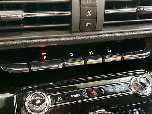 Used 2021 Lincoln Corsair Reserve w/ Equipment Group 201A image 18