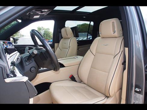 Used 2021 Cadillac Escalade ESV Premium Luxury w/ LPO, Illumination Package image 23