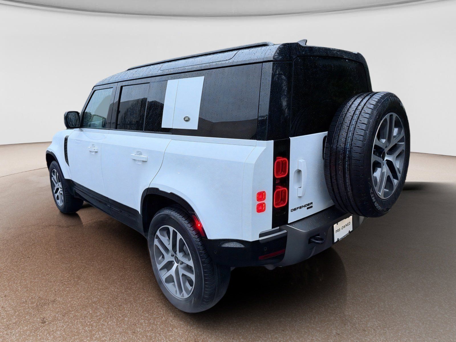 Used 2023 Land Rover Defender 110 X-Dynamic SE AWD/4WD image 3