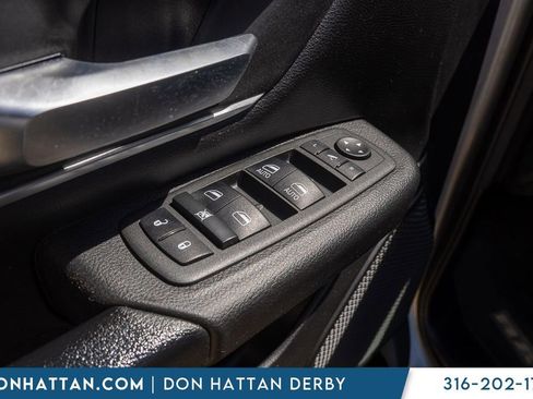 Used 2022 RAM 1500 4x4 Crew Cab image 16
