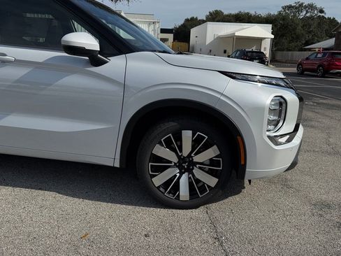 New 2026 Mitsubishi Outlander SEL image 12