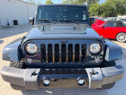Used 2017 Jeep Wrangler Unlimited Sahara AWD/4WD image 8