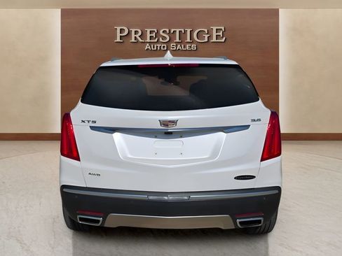 Used 2017 Cadillac XT5 Platinum w/ Driver Assist Package AWD/4WD image 16