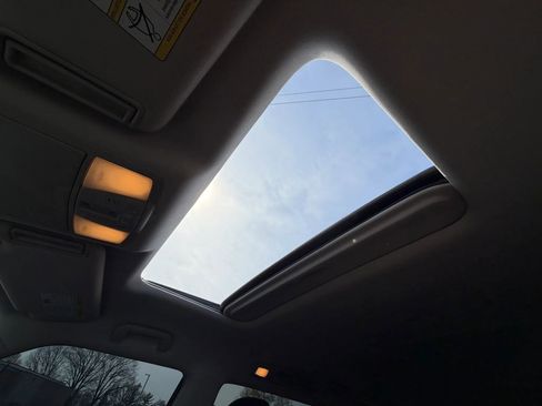 Used 2018 Nissan Armada SL w/ Moonroof Package image 70