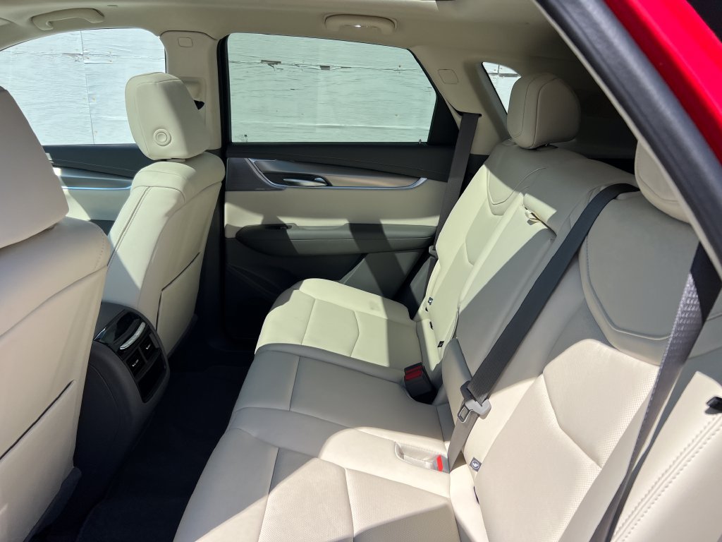 New 2026 Cadillac XT5 Premium Luxury w/ Driver Assist Package FWD image 17