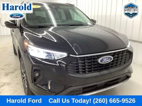 Used 2024 Ford Escape SE FWD image 1