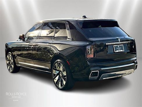 New 2026 Rolls-Royce Cullinan image 3