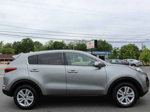 Used 2019 Kia Sportage LX AWD/4WD image 4