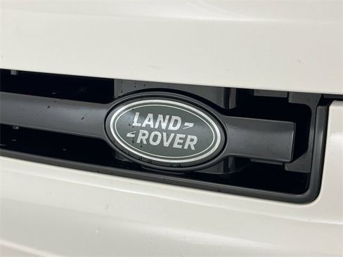 Used 2024 Land Rover Defender 110 SE image 31