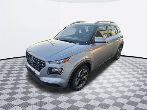 Used 2025 Hyundai Venue SEL image 7