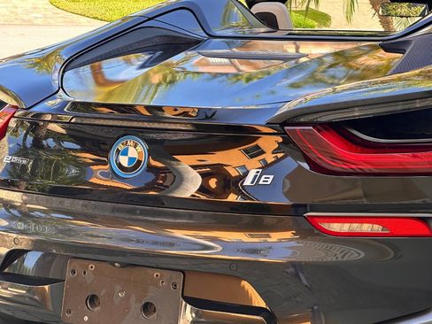 Used 2019 BMW i8 Roadster AWD/4WD image 8
