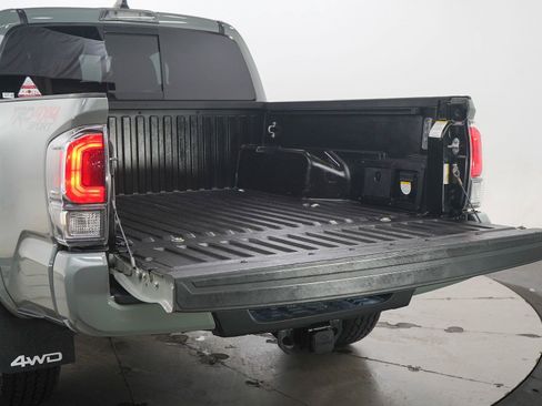 Used 2023 Toyota Tacoma TRD Sport AWD/4WD image 9