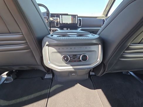 Used 2025 Ford Expedition Max Platinum AWD/4WD image 35