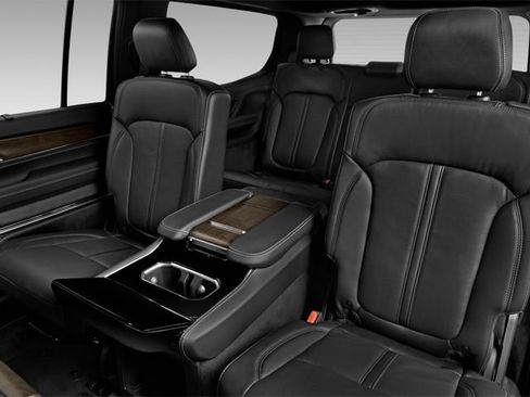 Used 2024 Jeep Grand Wagoneer Series III w/ Rear-Seat Entertainment Group AWD/4WD image 11